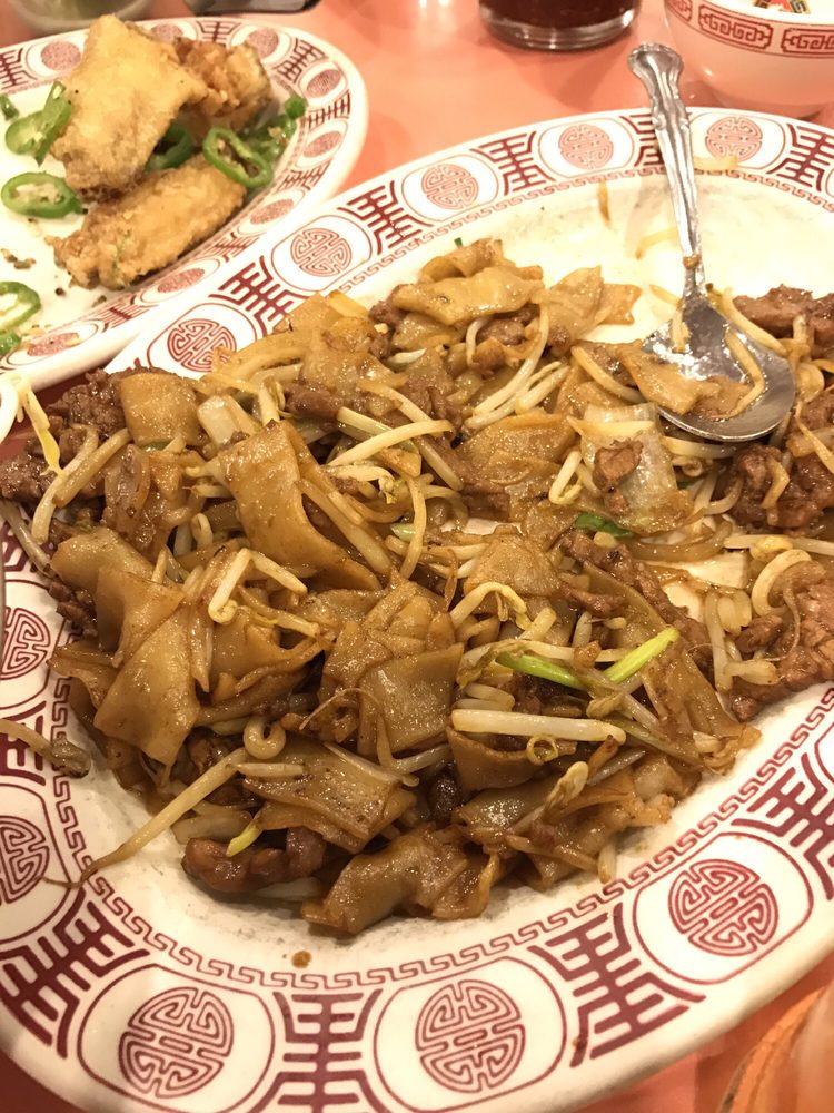Order Beef Chow Fun (Dry) food online from David's Mai Lai Wah store, Philadelphia on bringmethat.com
