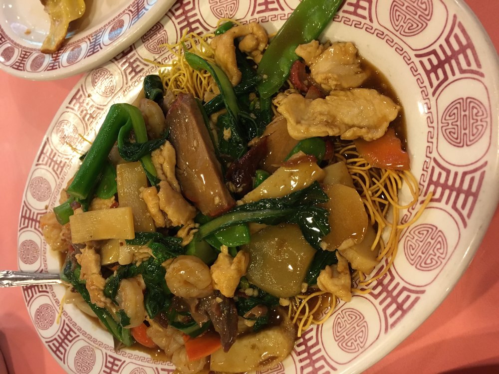 Order Pan Fried Noodles with Chicken food online from David's Mai Lai Wah store, Philadelphia on bringmethat.com
