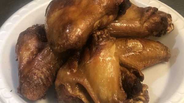 Order 3 03. Chicken Wings food online from Lowell Asian Bakery and Restaurant store, Lowell on bringmethat.com