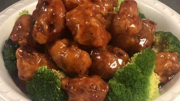 Order 84 84. Chicken with Broccoli food online from Lowell Asian Bakery and Restaurant store, Lowell on bringmethat.com
