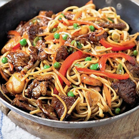 Order Chow Mein food online from Imperial Dragon Inc store, Plainville on bringmethat.com