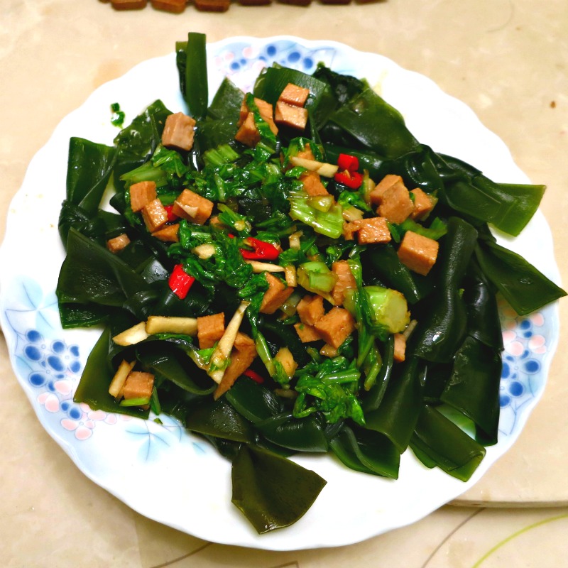 Order Seaweed Salad food online from Thai Cuisine store, Newport on bringmethat.com
