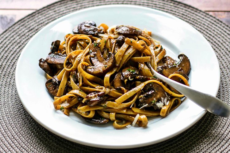 Order Spaghetti or Ziti and Mushroom food online from Kingston House of Pizza store, Kingston on bringmethat.com