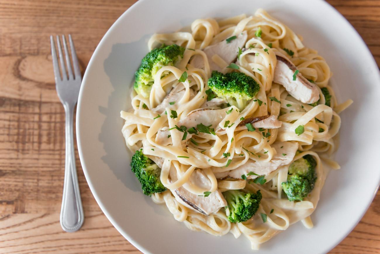 Order Chicken Broccoli Alfredo food online from Kingston House of Pizza store, Kingston on bringmethat.com