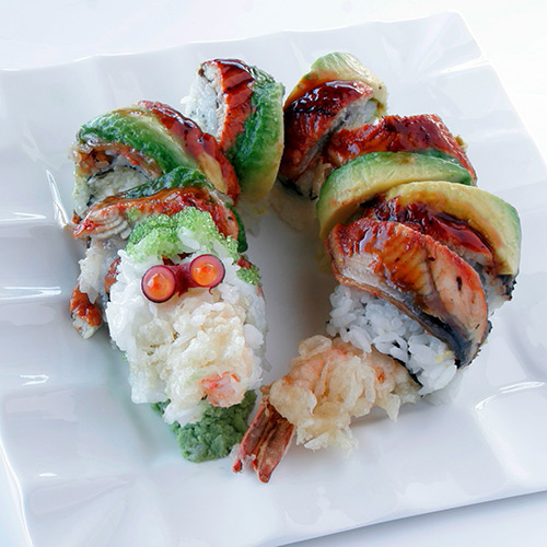 Order *R38. Kiss of Fire Maki (New)   food online from Peking Tokyo store, Lebanon on bringmethat.com