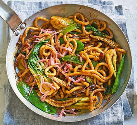 Order Vegetable Yaki Udon food online from Peking Tokyo store, Lebanon on bringmethat.com