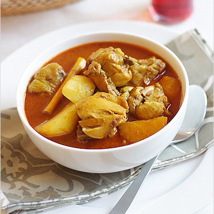 Order 11. Spicy Curried Chicken food online from Peking Tokyo store, Lebanon on bringmethat.com