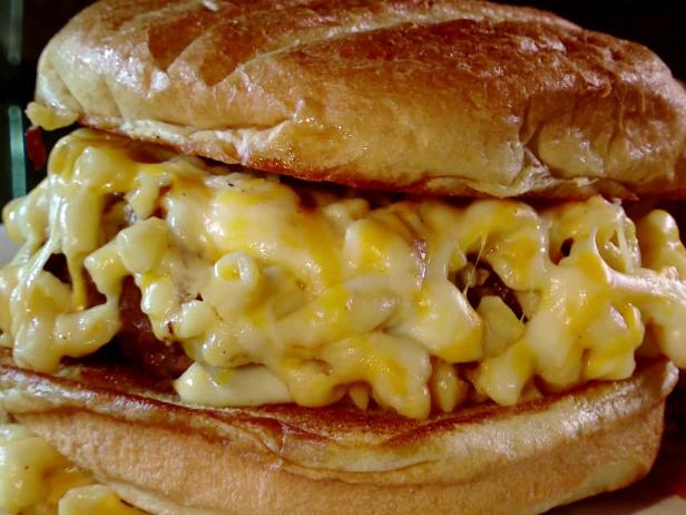 Order The Bacon Mac Burger food online from 2 Guys & A Pie Pizzeria store, Bonaire on bringmethat.com