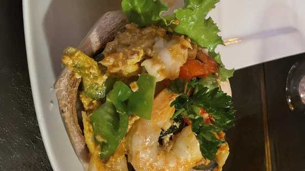 Order I. Seafood Basket food online from Ruan Thai Cuisine store, Hilton Head Island on bringmethat.com