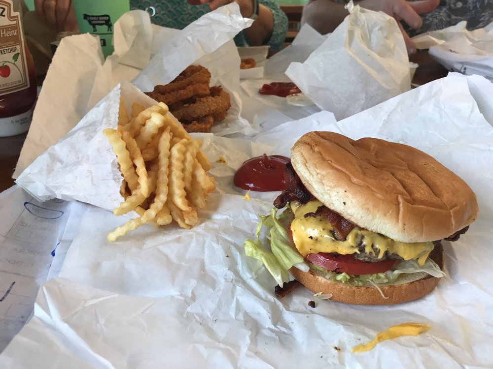 Order Bacon Cheeseburger (1/2 lb.) food online from Kincaid's store, Arlington on bringmethat.com