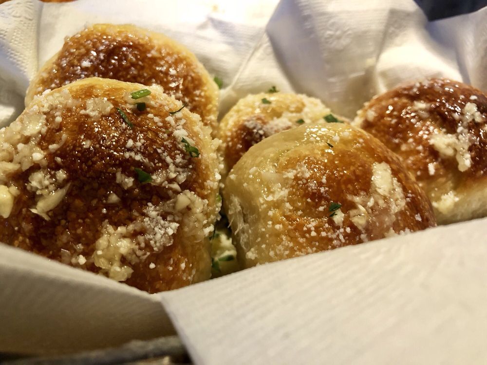 Order Garlic Rolls food online from Dominic's I Pizza and Pasta store, Boca Raton on bringmethat.com