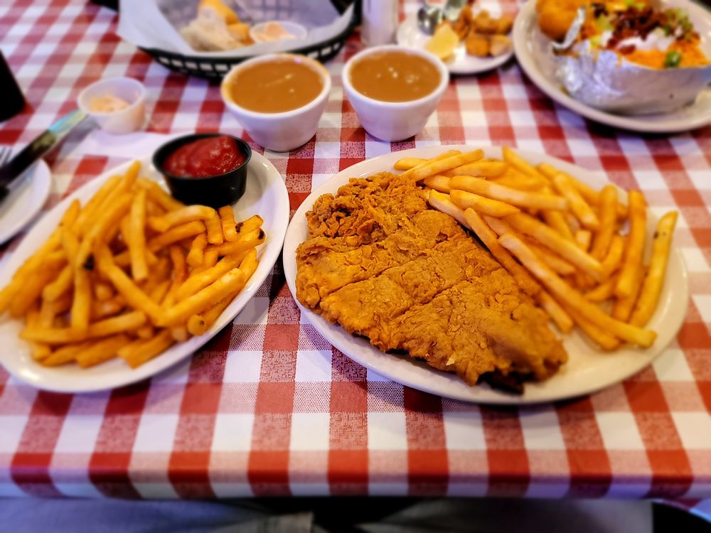 Order Country Chicken Fried Steak food online from Hofbrau Steaks store, Porter on bringmethat.com