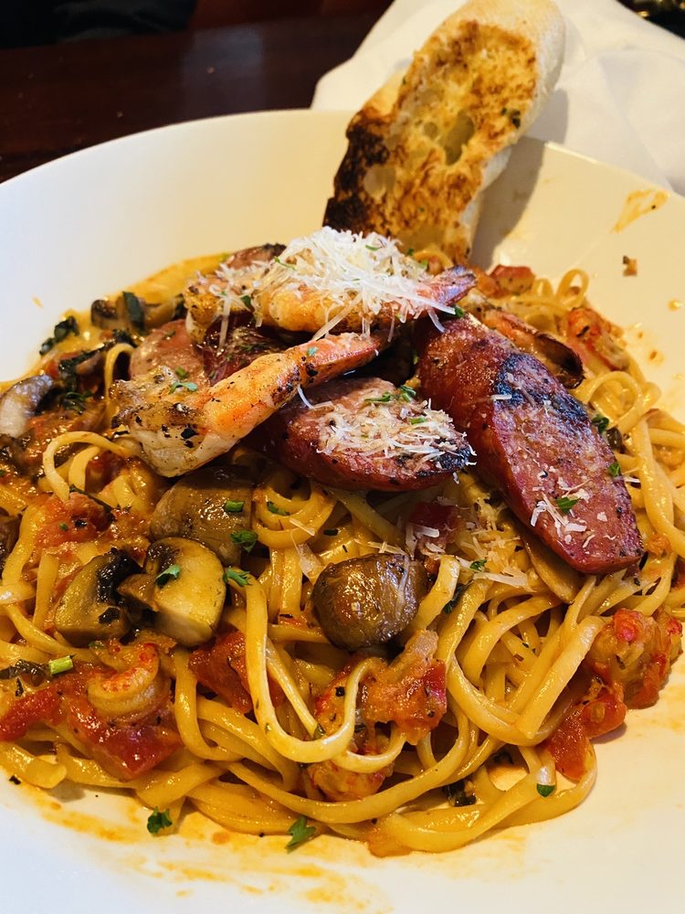 Order Pasta Mardi Gras food online from Pappadeaux Seafood Kitchen store, Houston on bringmethat.com