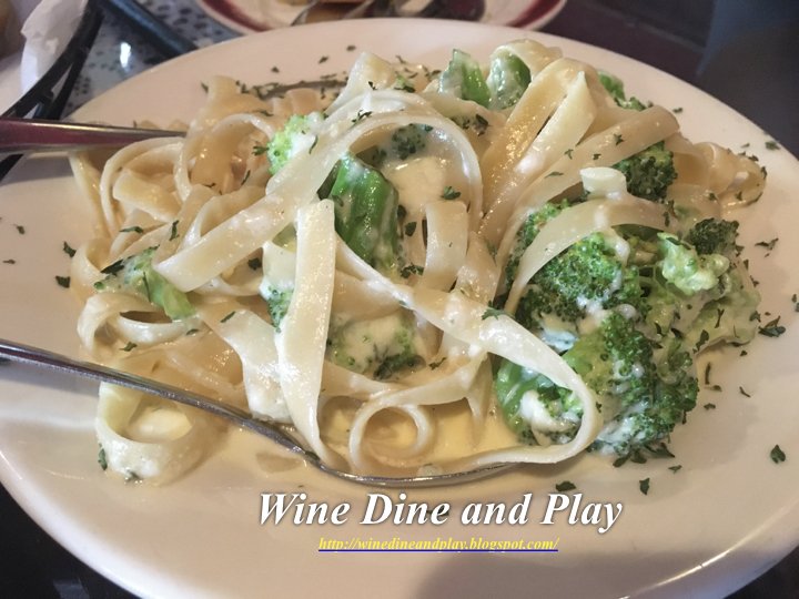 Order Fettuccini food online from Gigis Italian Restaurant store, St Pete Beach on bringmethat.com