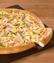 Order Hawaiian Chicken Pizza food online from Pizza Hut store, Skiatook on bringmethat.com
