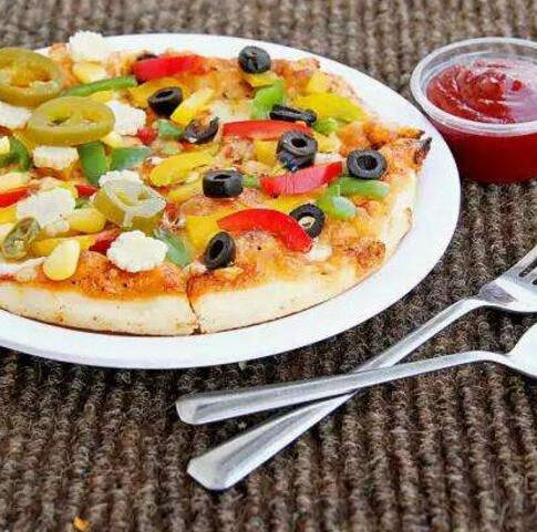 Order Siciliana Pizza food online from Renzo's Boca Raton store, Boca Raton on bringmethat.com