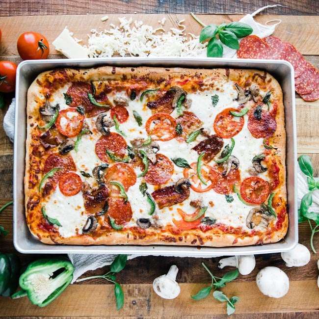 Order Veggie Sicilian Pan Pizza food online from Renzo's Boca Raton store, Boca Raton on bringmethat.com