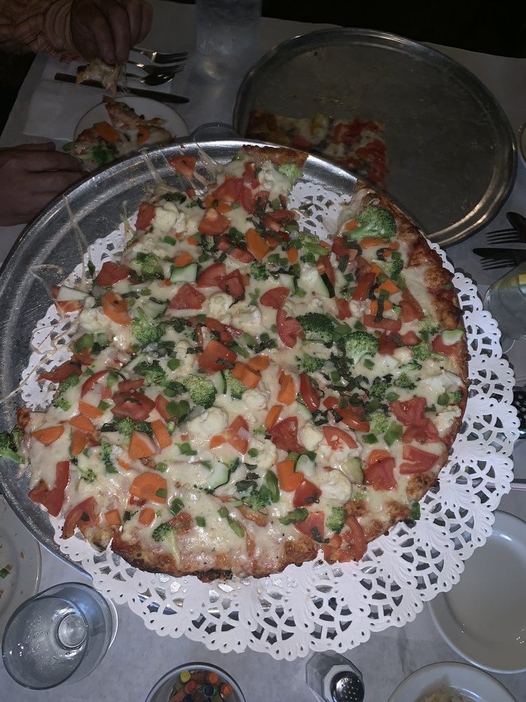 Order Garden Pizza food online from Villa D'Carlo store, Kenosha on bringmethat.com