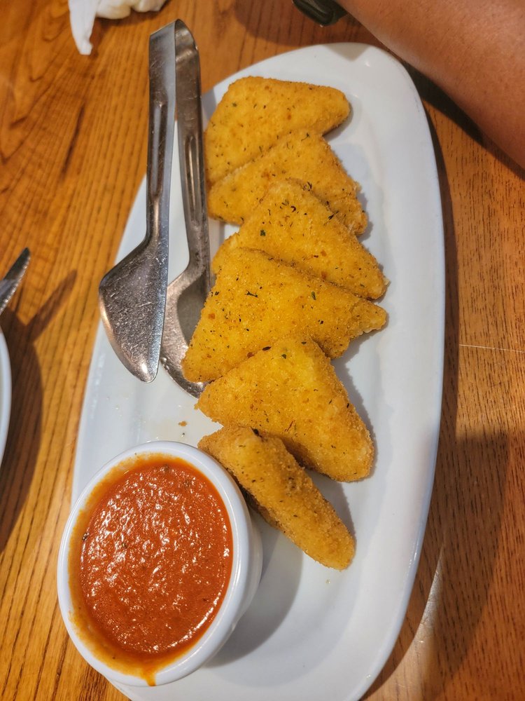 Order Mozzarella Triangles food online from Giordano's store, Chicago on bringmethat.com