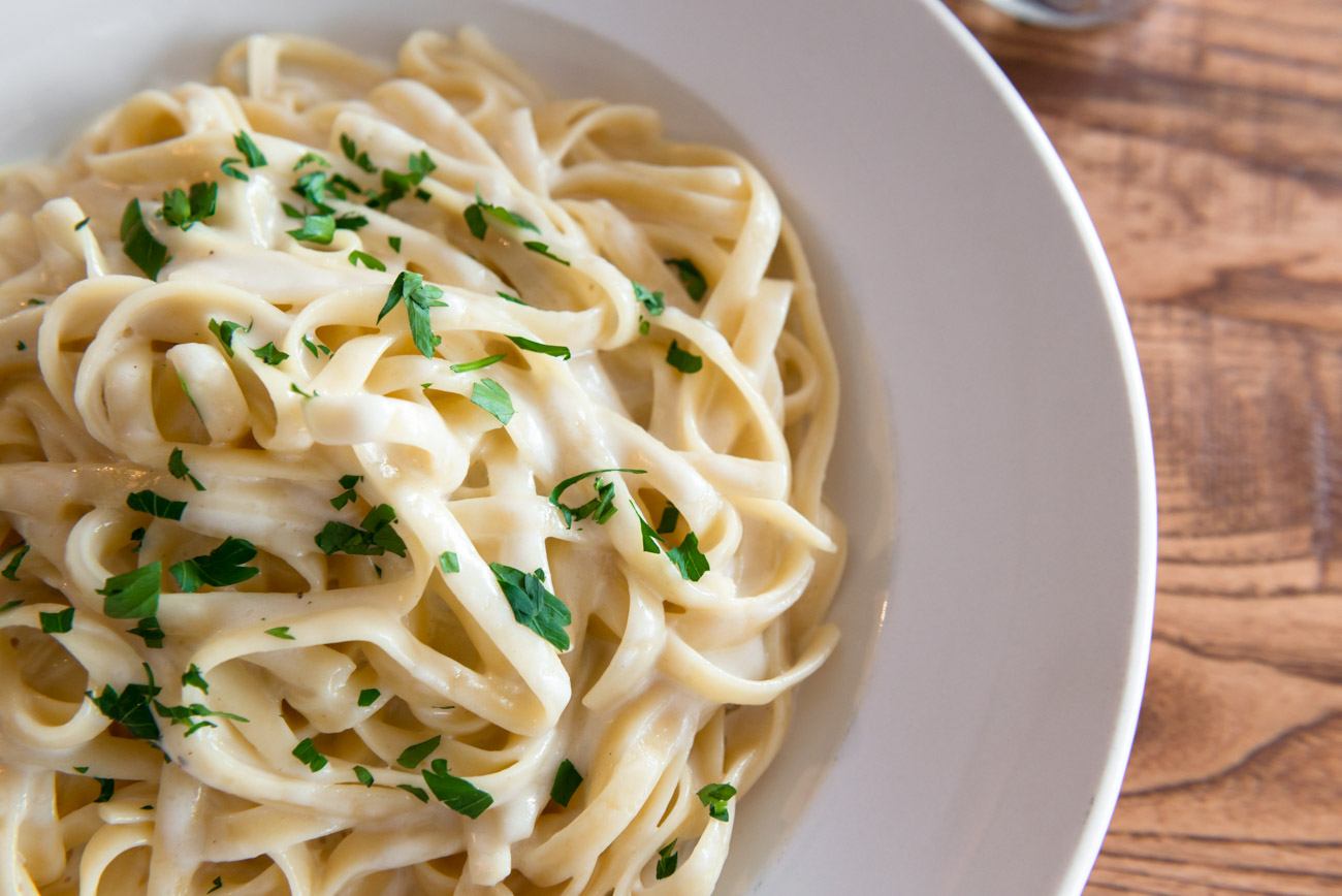 Order Fettuccine Alfredo food online from Giordanos store, Chicago on bringmethat.com