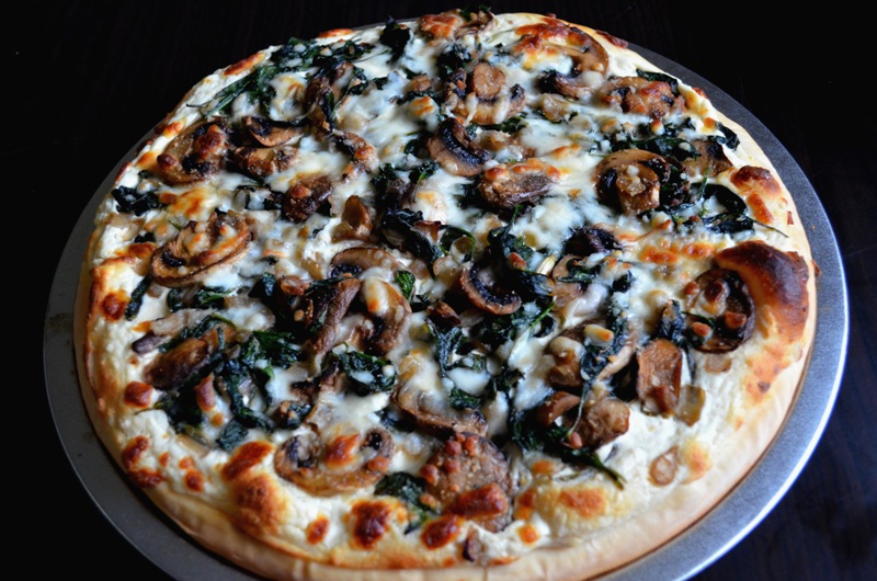 Order Spinach Mushroom Alfredo - Parmesan Crusted Pizza food online from Giordanos store, Chicago on bringmethat.com