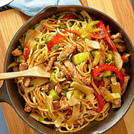 Order Roast Pork Lo Mein food online from ChinaYan store, Homestead on bringmethat.com