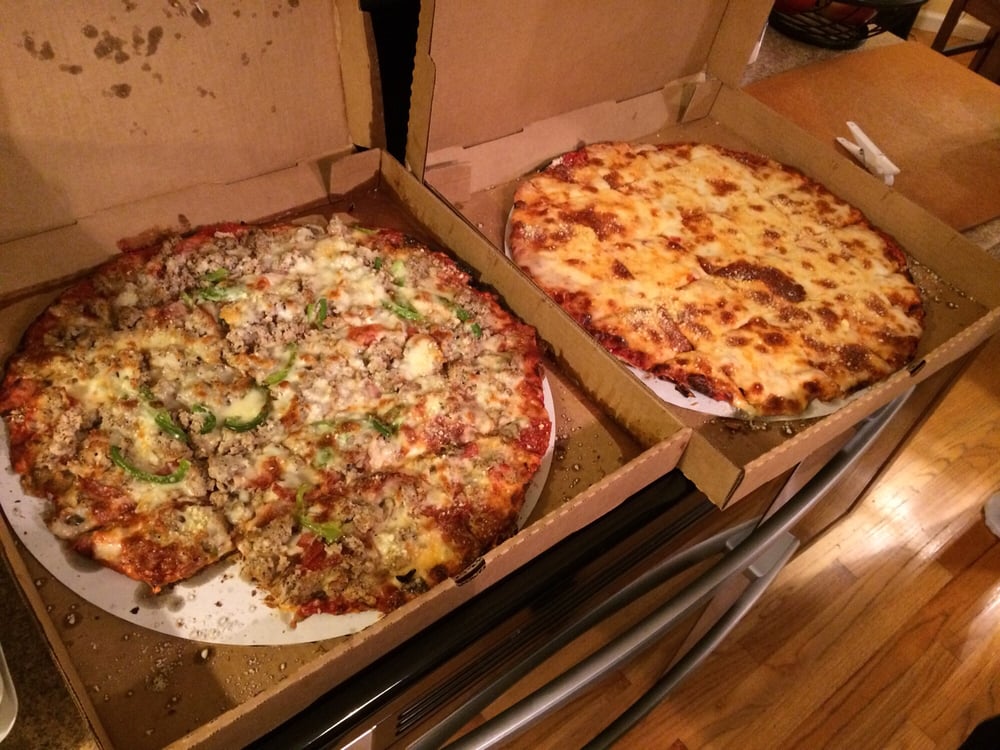 Order Papa’s Deluxe food online from Papa Vito's Pizza store, Waterloo on bringmethat.com