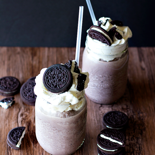 Order Cookies & Cream Shake food online from Bulldog Burger Company Starkville store, Starkville on bringmethat.com