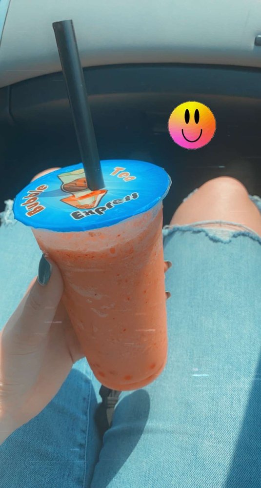 Order Strawberry Snow Bubble Smoothie food online from Bubble Tea Express store, Fayetteville on bringmethat.com