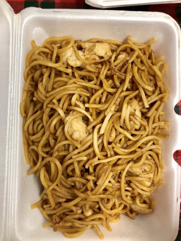 Order A70. Chicken Lo Mein food online from Winsor Dim Sum Cafe & Bar store, Quincy on bringmethat.com