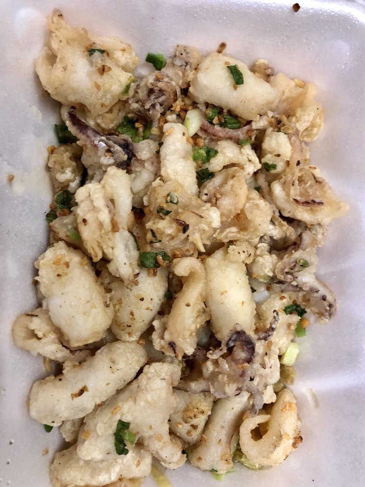 Order C113. Salt and Pepper Calamari on Rice food online from Winsor Dim Sum Cafe & Bar store, Quincy on bringmethat.com