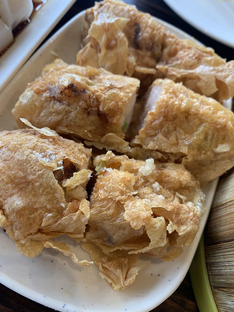 Order D28. Fried Bean Curd Skin Rolls with Shrimp  food online from Winsor Dim Sum Cafe & Bar store, Quincy on bringmethat.com