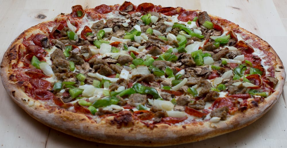 Order Deluxe Combo Pizza 12'' food online from Pizza Pit-Sun Prairie store, Sun Prairie on bringmethat.com