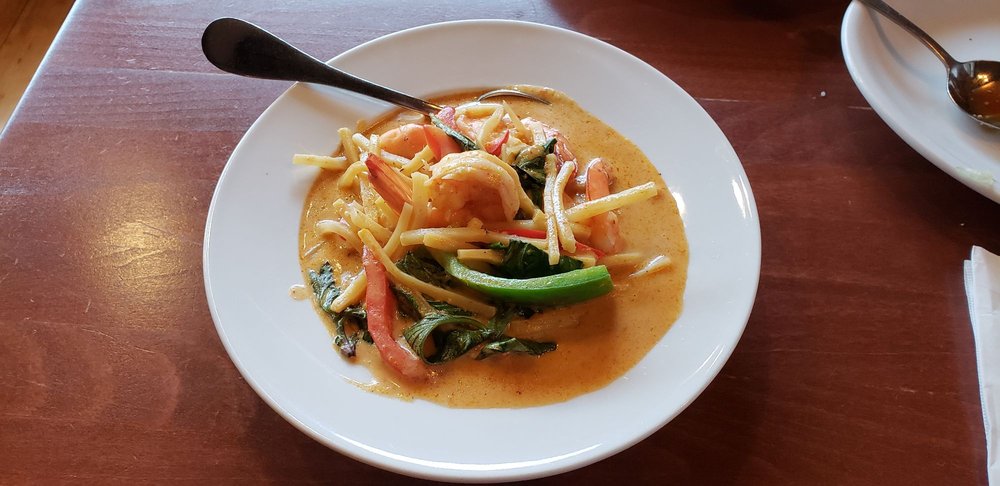 Order Red Curry food online from Coconut Thai Edina store, Edina on bringmethat.com