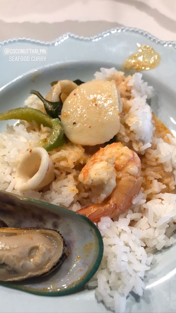 Order Seafood Curry food online from Coconut Thai Edina store, Edina on bringmethat.com
