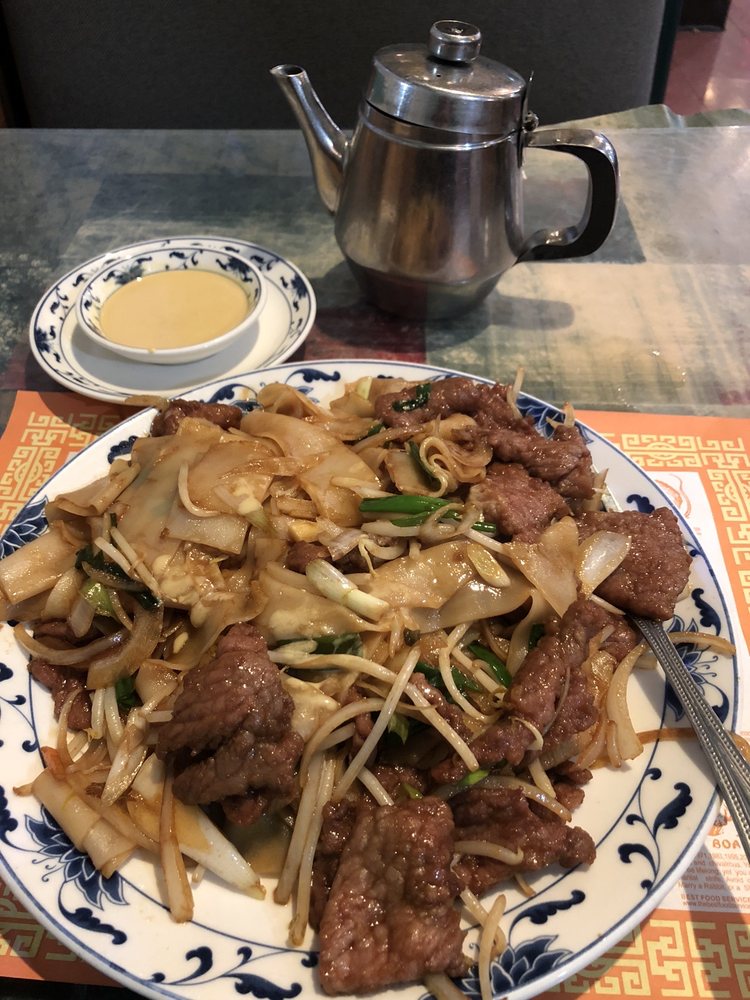 Order Beef Chow Fun food online from Panda Kitchen store, Carson City on bringmethat.com
