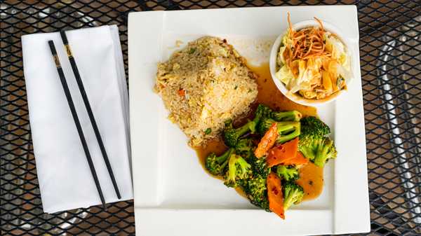 Order Broccoli With Garlic Sauce food online from Sweet Ginger Asian Bistro & Sushi store, Denver on bringmethat.com