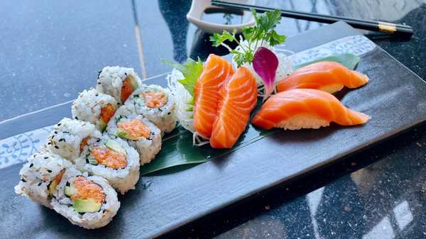 Order Salmon Lunch food online from Sweet Ginger Asian Bistro & Sushi store, Denver on bringmethat.com