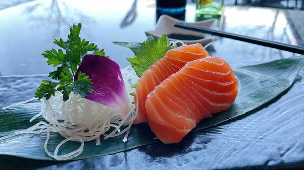 Order Shake  food online from Sweet Ginger Asian Bistro & Sushi store, Denver on bringmethat.com
