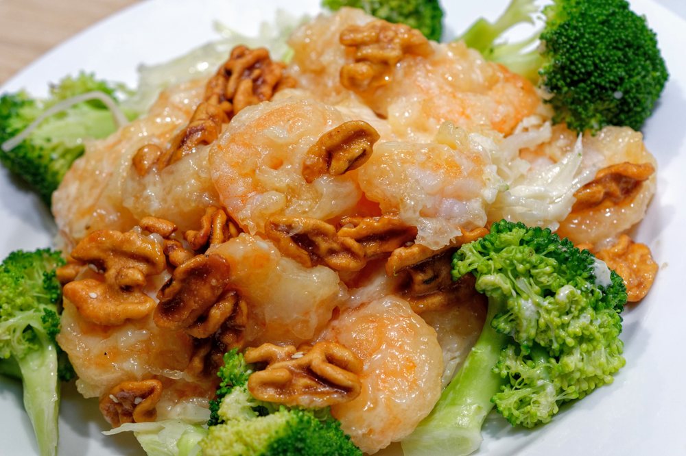 Order SP09. Honey Walnut Shrimp food online from New Golden Dragon Restaurant store, Buffalo Grove on bringmethat.com