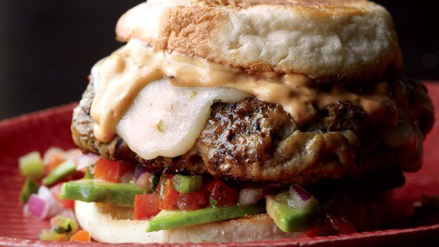 Order  Classic Burger  food online from Kaiser's Kenosha Pizza & Pub store, Kenosha on bringmethat.com