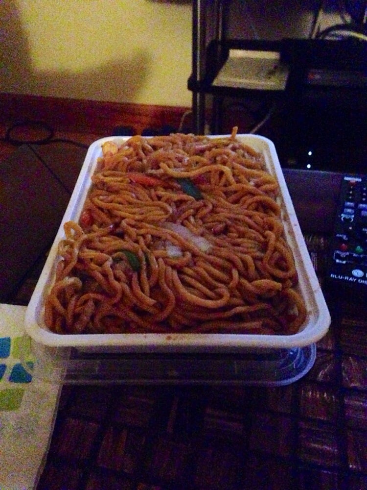 Order 27a. Vegetable Lo Mein food online from Hibachi Chinese Restaurant store, Cudahy on bringmethat.com