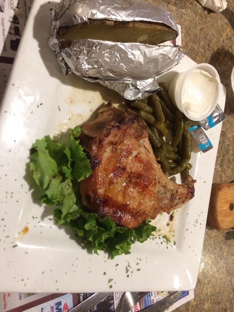 Order Tender Pork Chops food online from Roman Castle store, Mauston on bringmethat.com