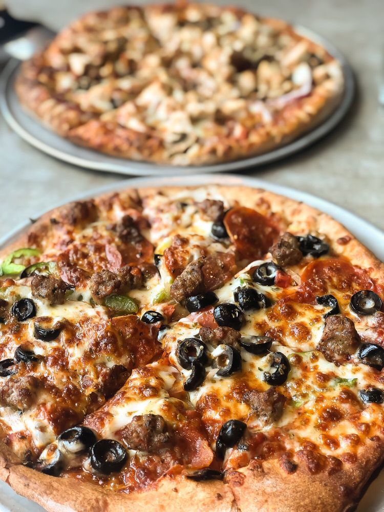 Order The Classic food online from Pizza Luce store, Saint Paul on bringmethat.com