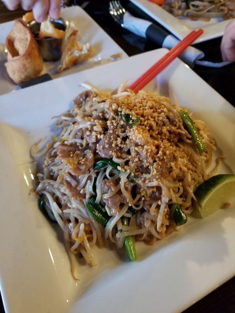 Order Pad Thai - Beef or Chicken food online from Mai Thai Restaurant store, Omaha on bringmethat.com