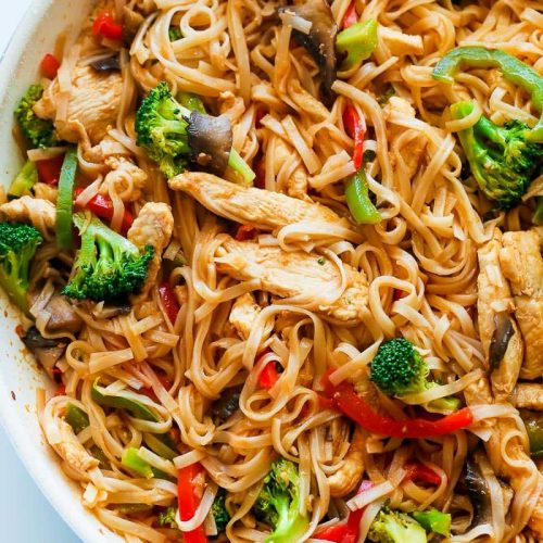 Order Chicken Noodle food online from Baesler's Market store, Terre Haute on bringmethat.com