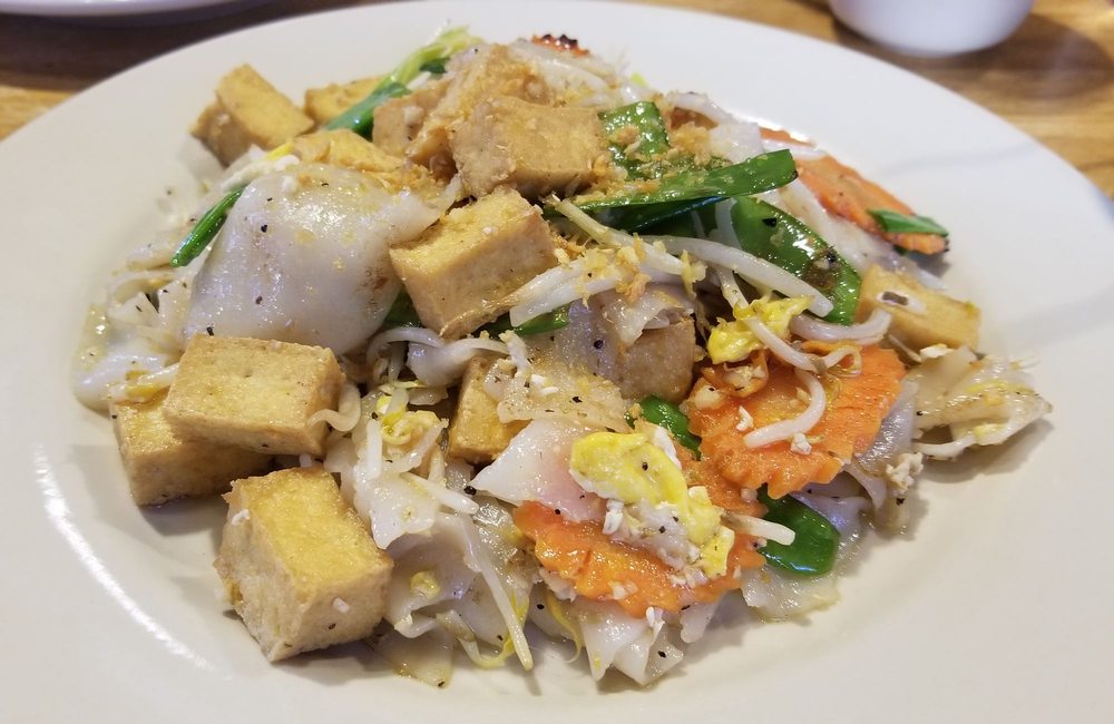 Order Garlic Pepper Noodle food online from Andaman Thai Restaurant store, Denton on bringmethat.com