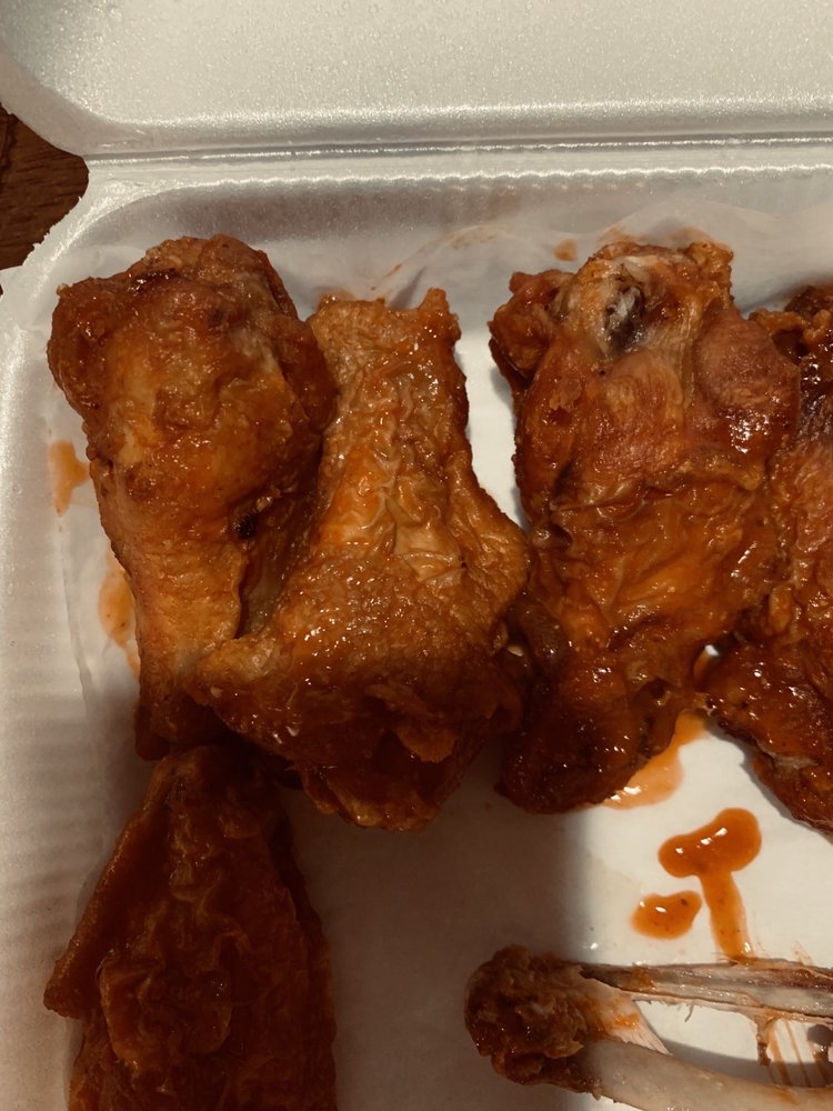 Order 7pc HOT WINGS food online from Monaco's Pizza store, Rancho Cucamonga on bringmethat.com