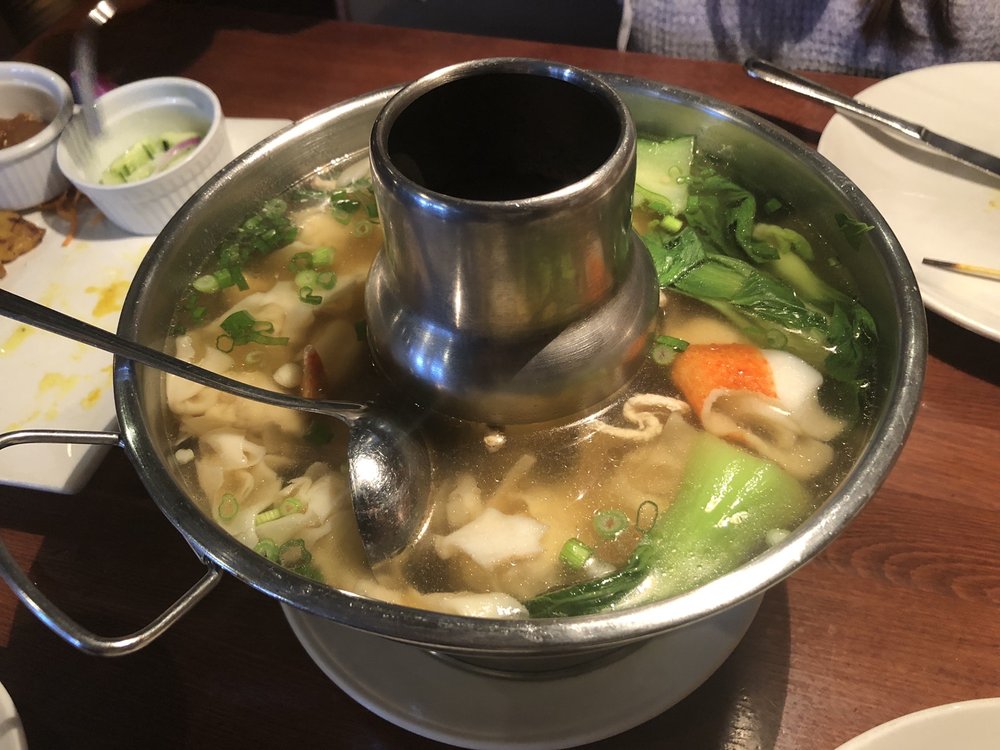 Order Wor Wonton Soup food online from Pin Kaow Thai store, Las Vegas on bringmethat.com