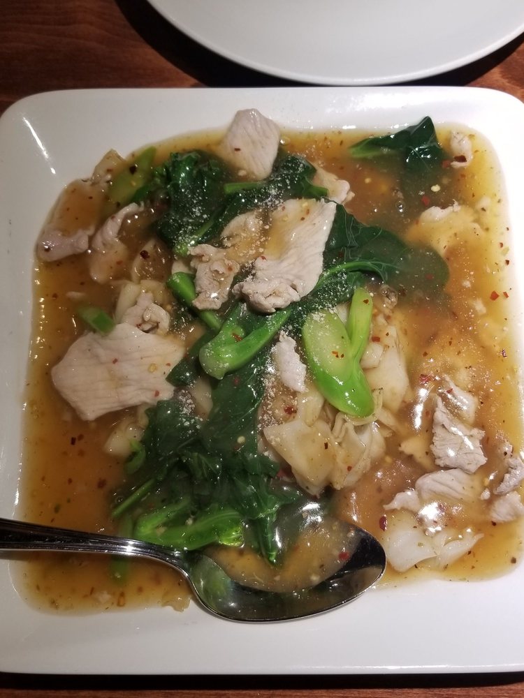 Order Rad Na food online from Pin Kaow Thai store, Las Vegas on bringmethat.com